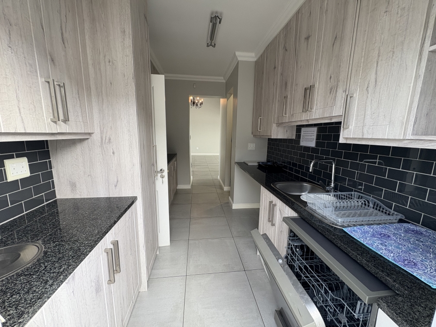 To Let 4 Bedroom Property for Rent in Yzerfontein Western Cape